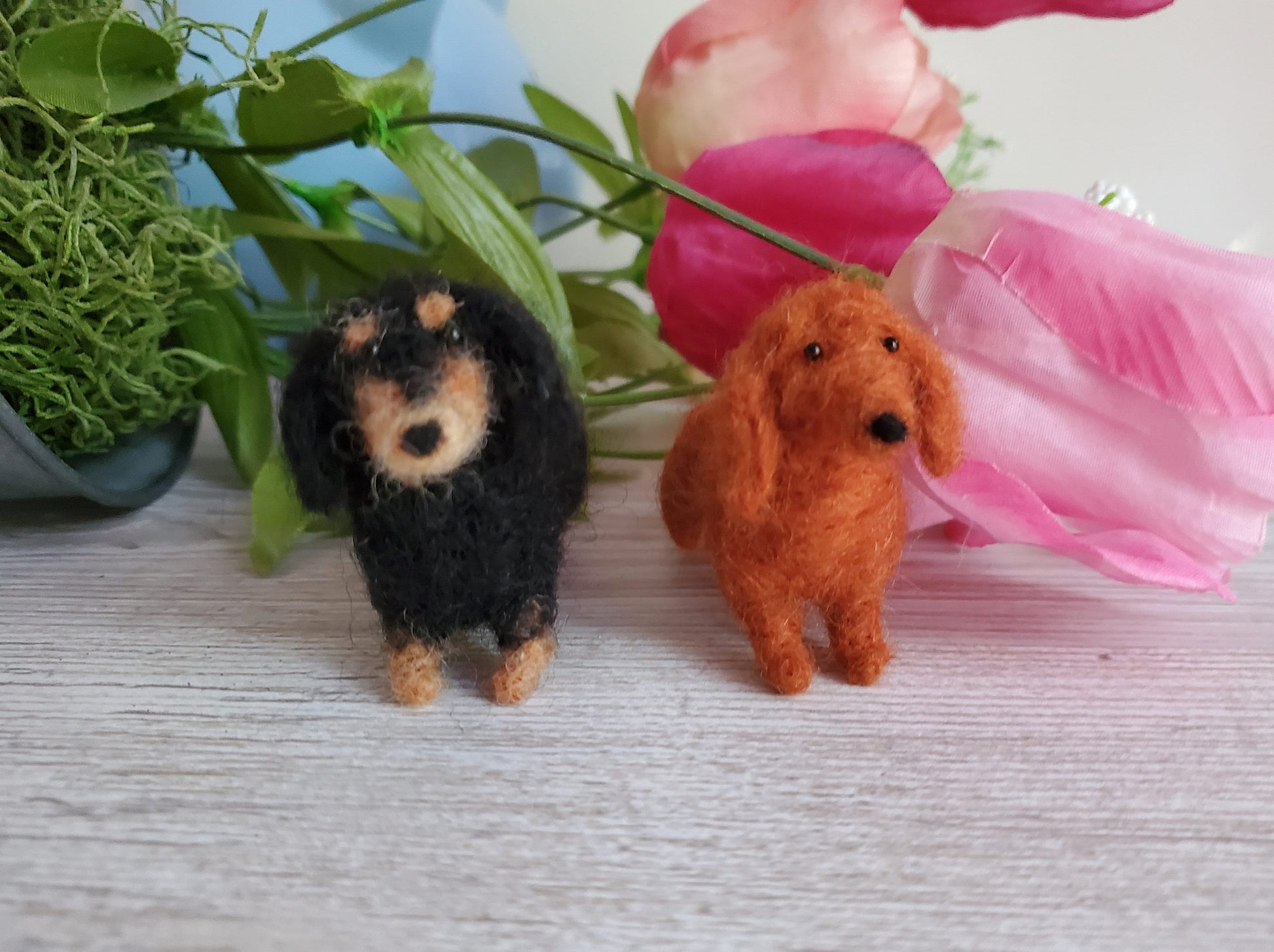 Dachshund dog needle felted.doll house dog.miniature Dachshund.custom dog miniature needle felted.