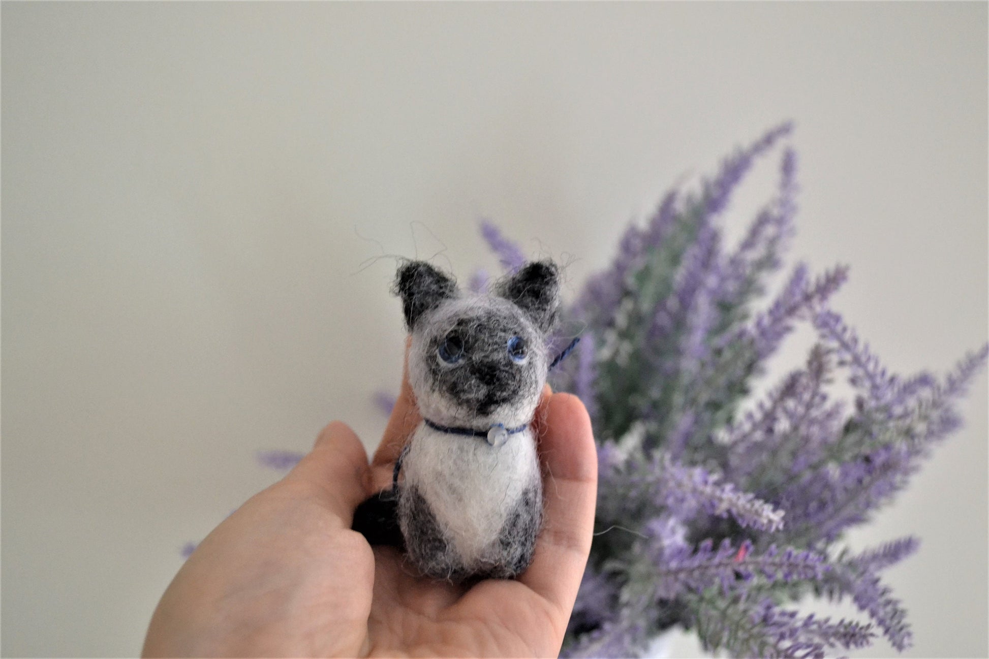 Needle felted cat. felted kittens. Christmas ornament Siames kitten cat wool animals. Needle felted gift.
