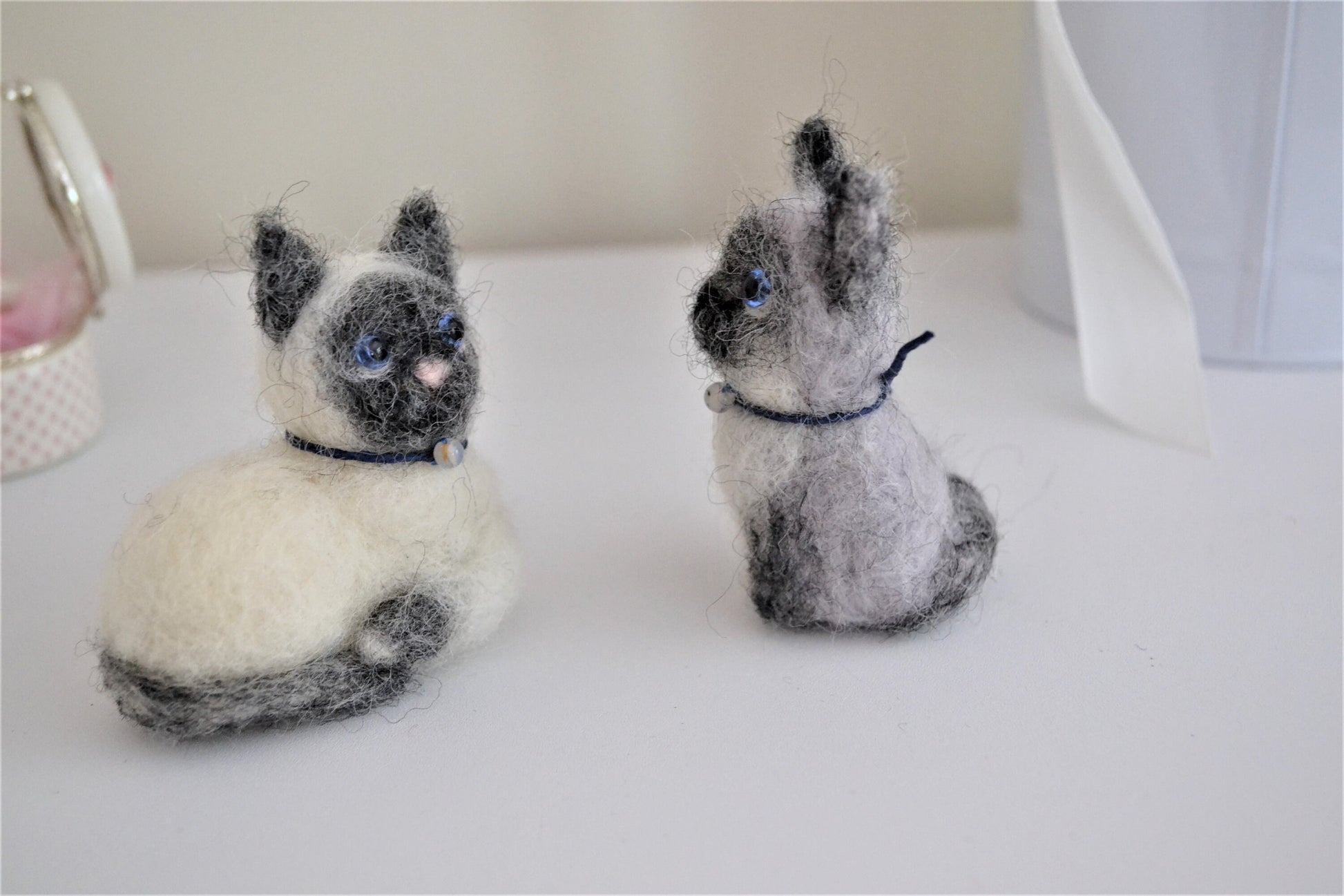 Needle felted cat. felted kittens. Christmas ornament Siames kitten cat wool animals. Needle felted gift.