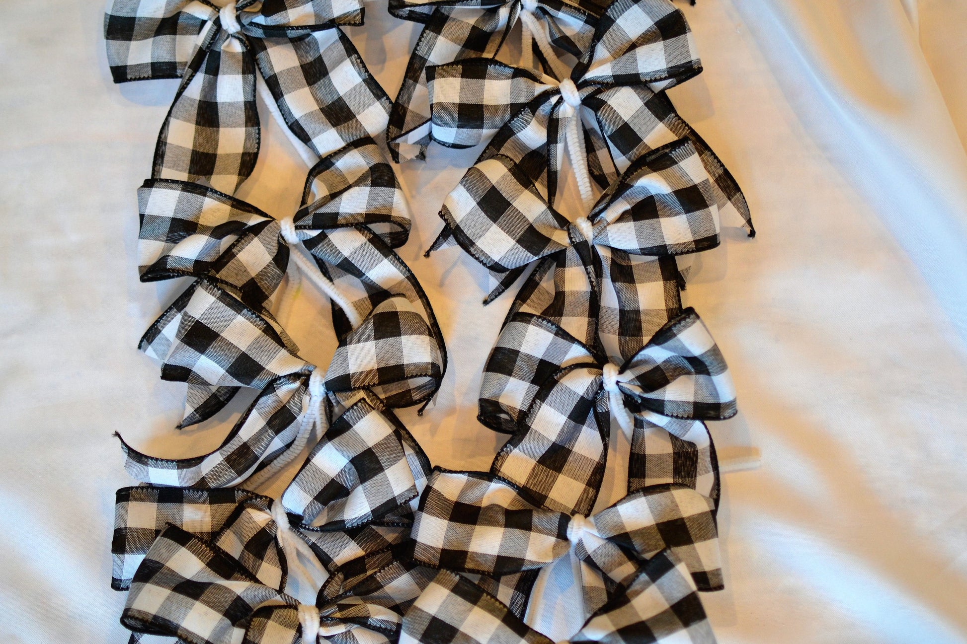 Farm house Christmas tree bow black/white buffalo plaid, buffalo chess. set of 14. Vintage bows