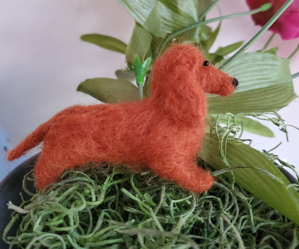 Dachshund  dog needle felted.doll house dog.miniature Dachshund.custom dog miniature needle felted.