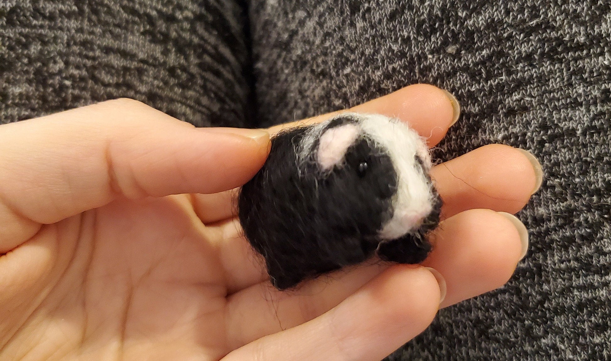 Needle felted  Guinea pig  miniature 1.2inch wool  Guinea pig doll house needle felted animals.needle felted toy.