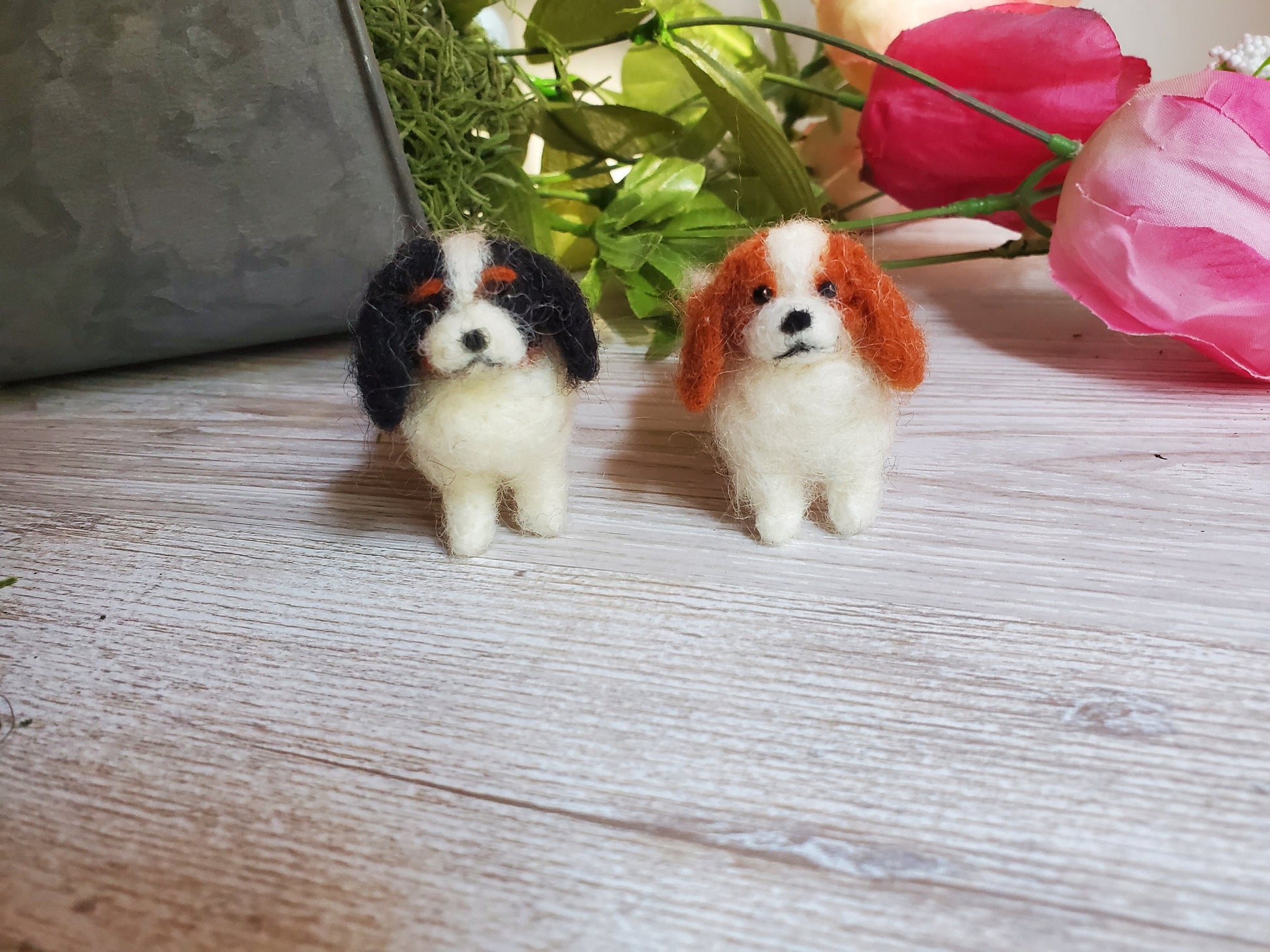 King cavalier Spaniel dog needle felted Charles Spaniel dog ornament. Christmas Spaniel doll house pet  needle felted animals wool