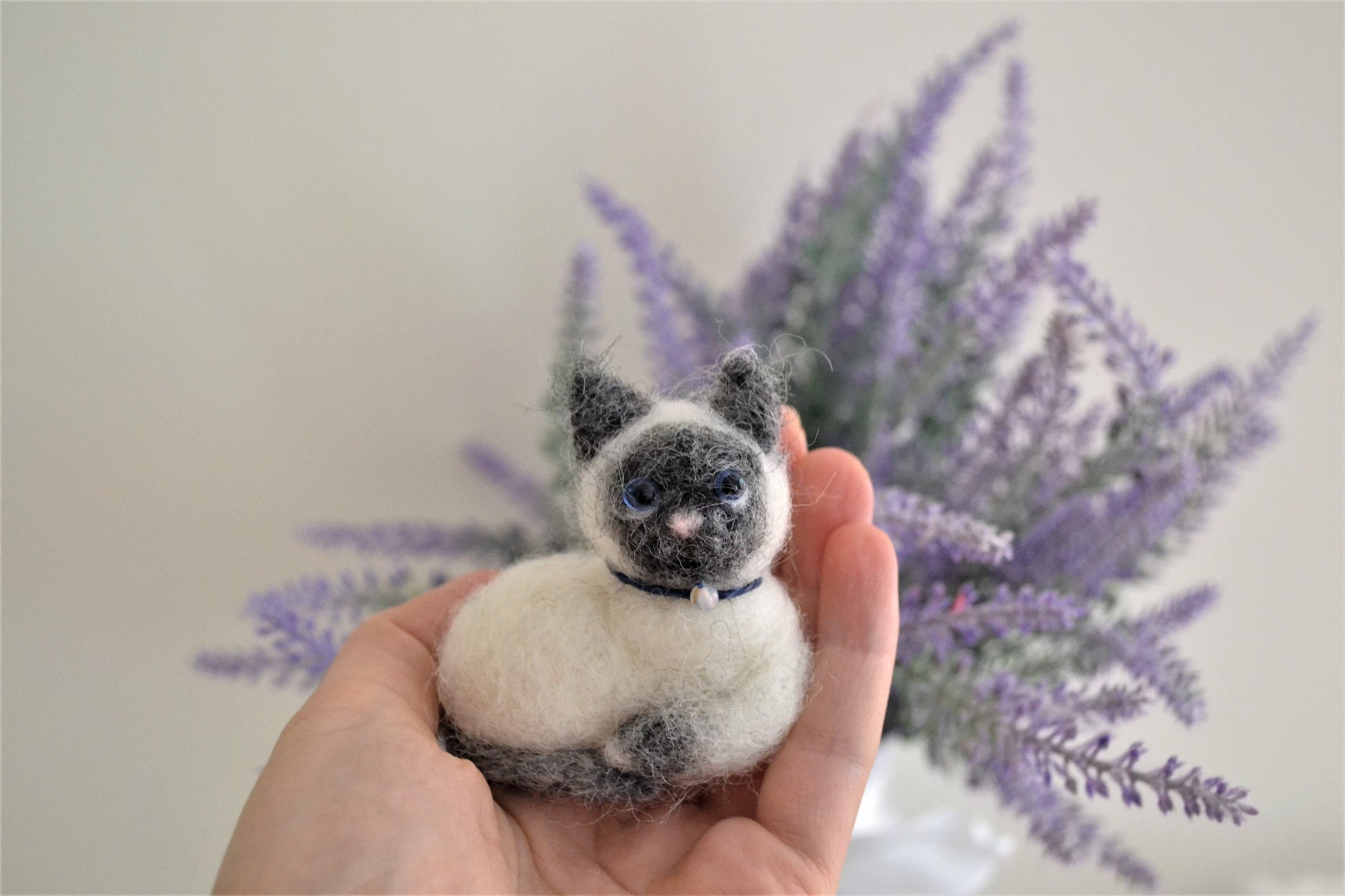 Needle felted cat. felted kittens. Christmas ornament Siames kitten cat wool animals. Needle felted gift.