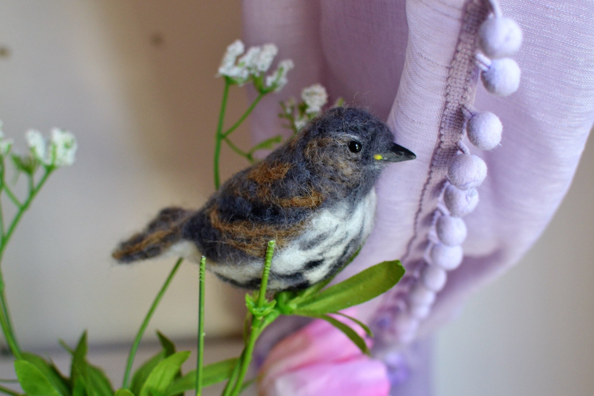Needle felted house finch. bird finch baby bird.needle felted bird ornament.