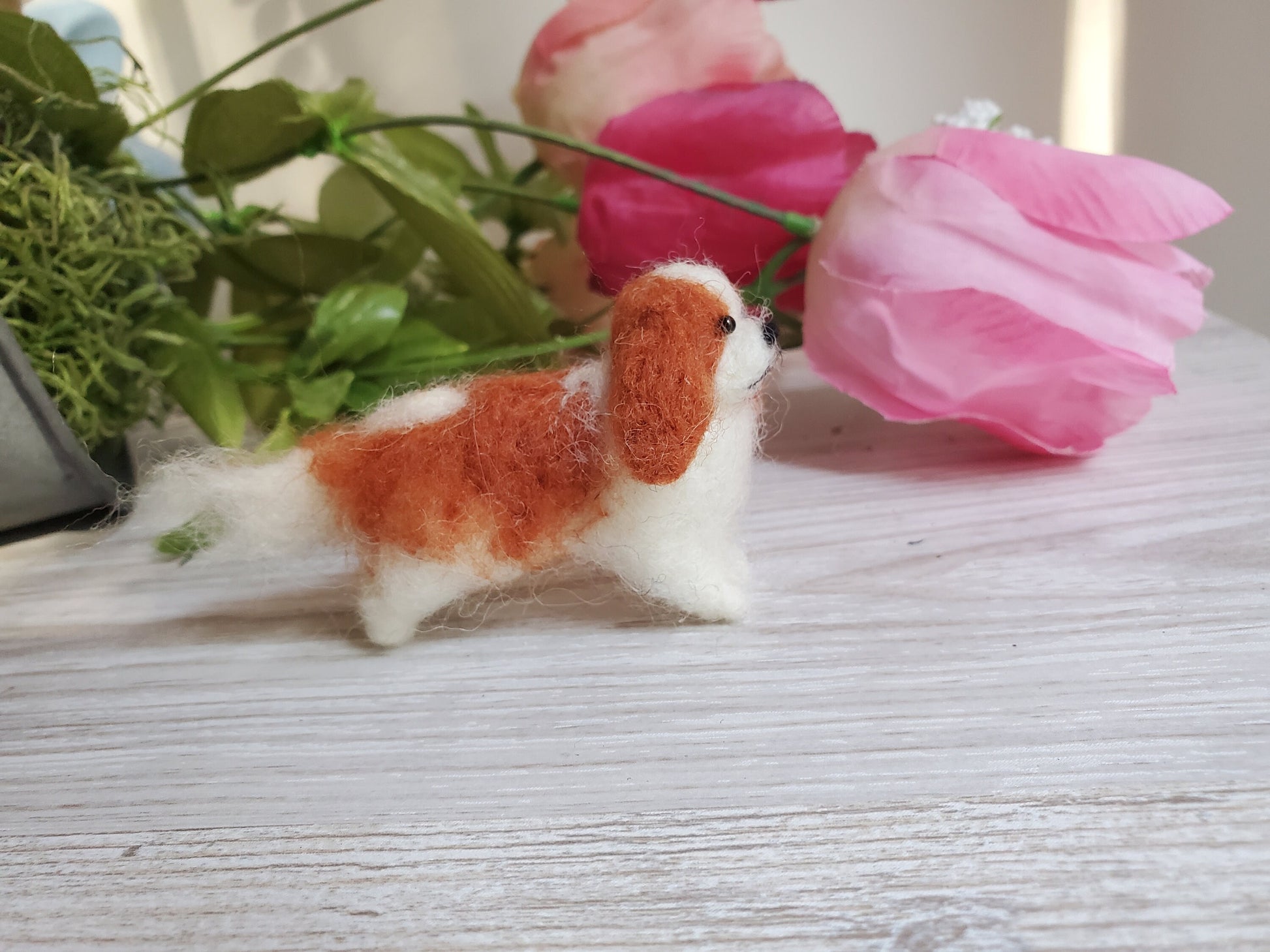 King cavalier Spaniel dog needle felted Charles Spaniel dog ornament. Christmas Spaniel doll house pet  needle felted animals wool