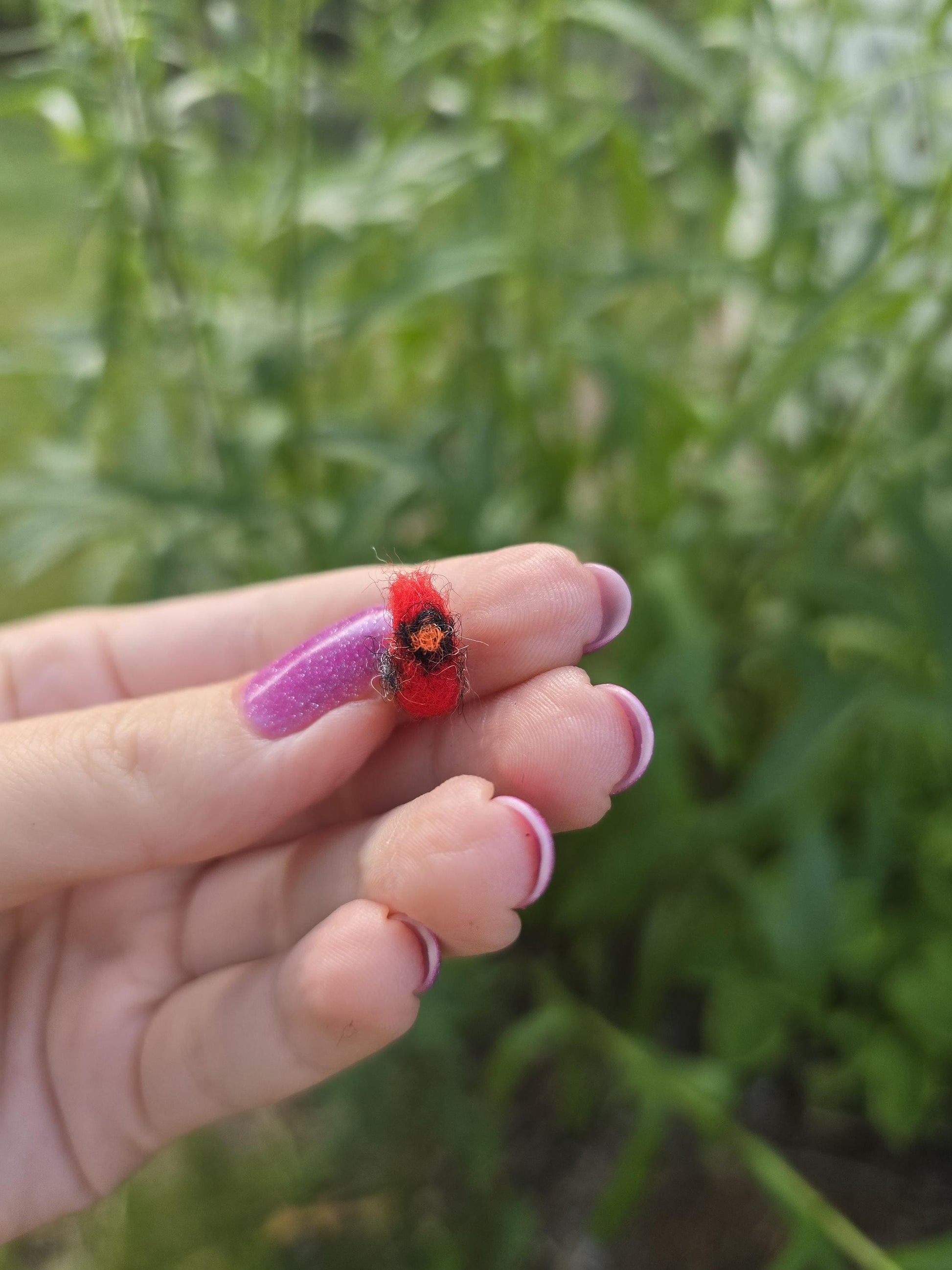 Micro size red cardinal bird. Red cardinal doll house. Handmade birds. Wool animals. Cardinal gift.