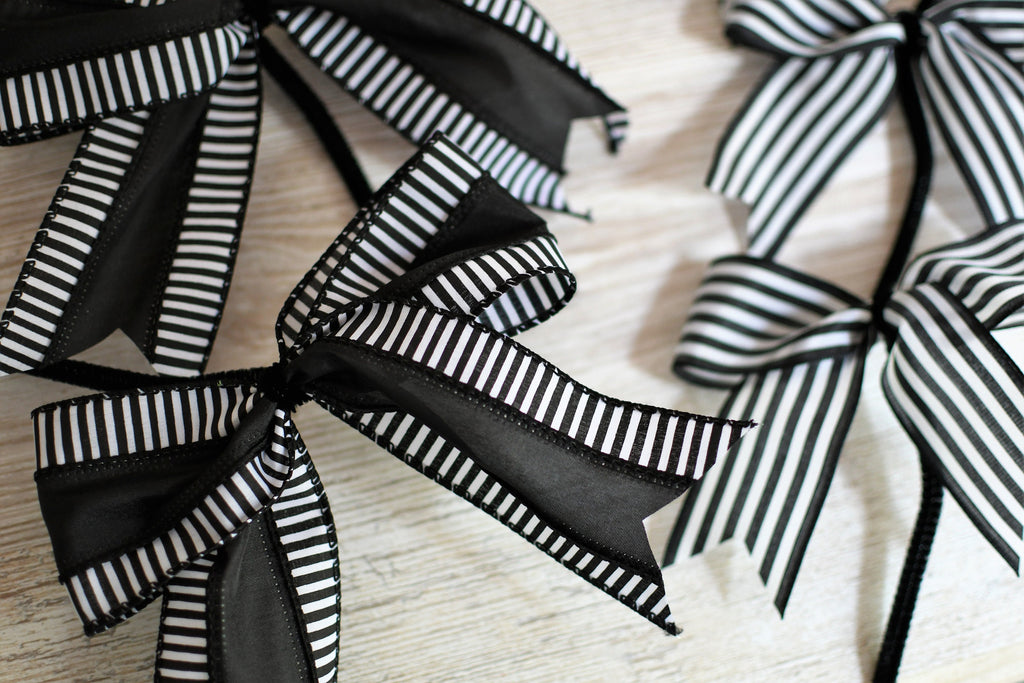 Christmas bow set of 12 skellington bows black white moden bows sceleton halloween bows