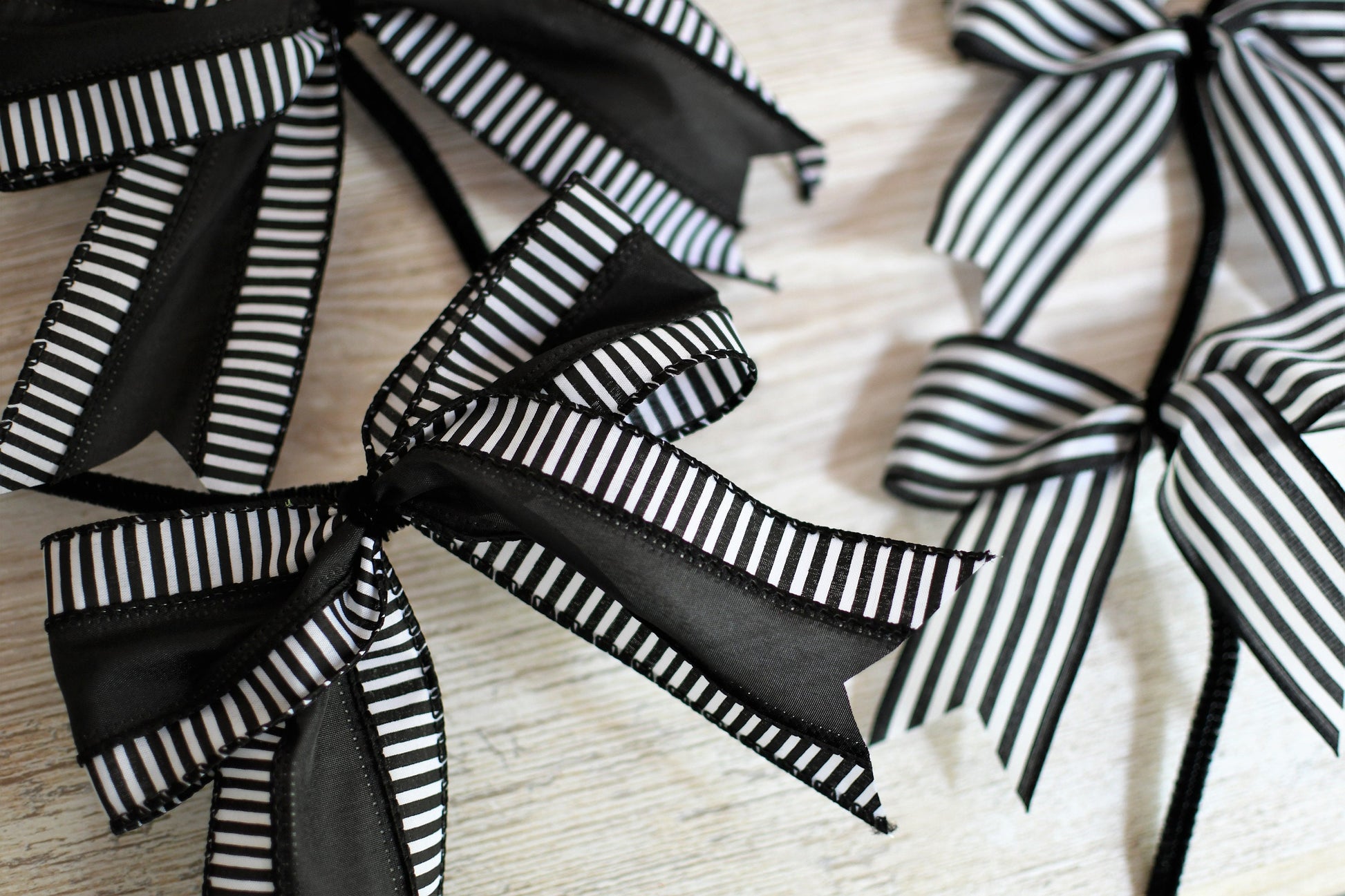 Christmas bow set of 12 skellington bows black white moden bows sceleton halloween bows