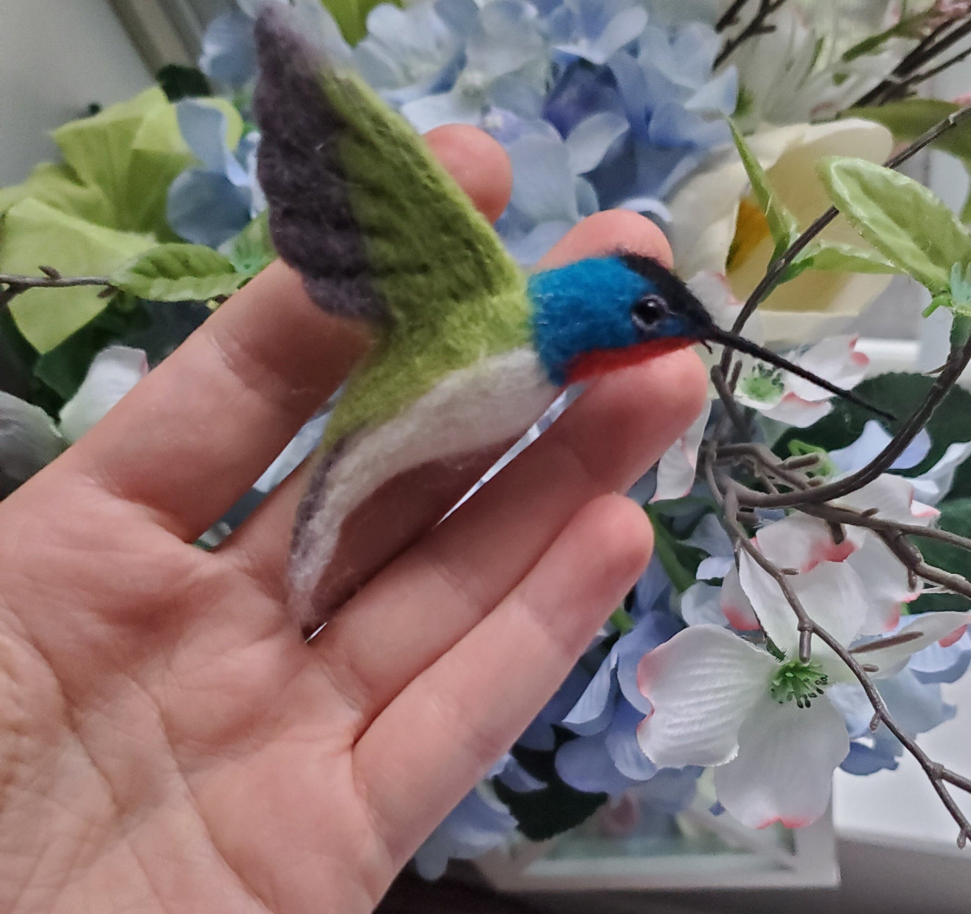 Needle felted Hummingbird. Needle felted birds.Needle felted animals.Needle felted bird decoration.Christmas ornament bird.
