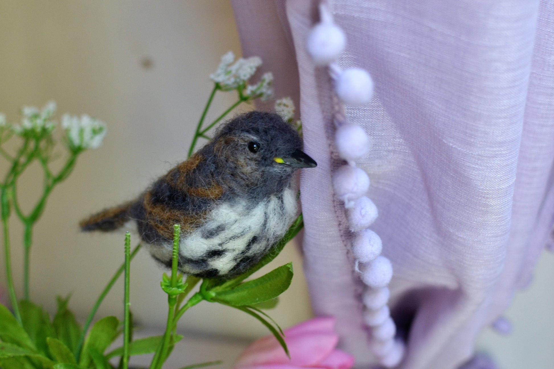 Needle felted house finch. bird finch baby bird.needle felted bird ornament.