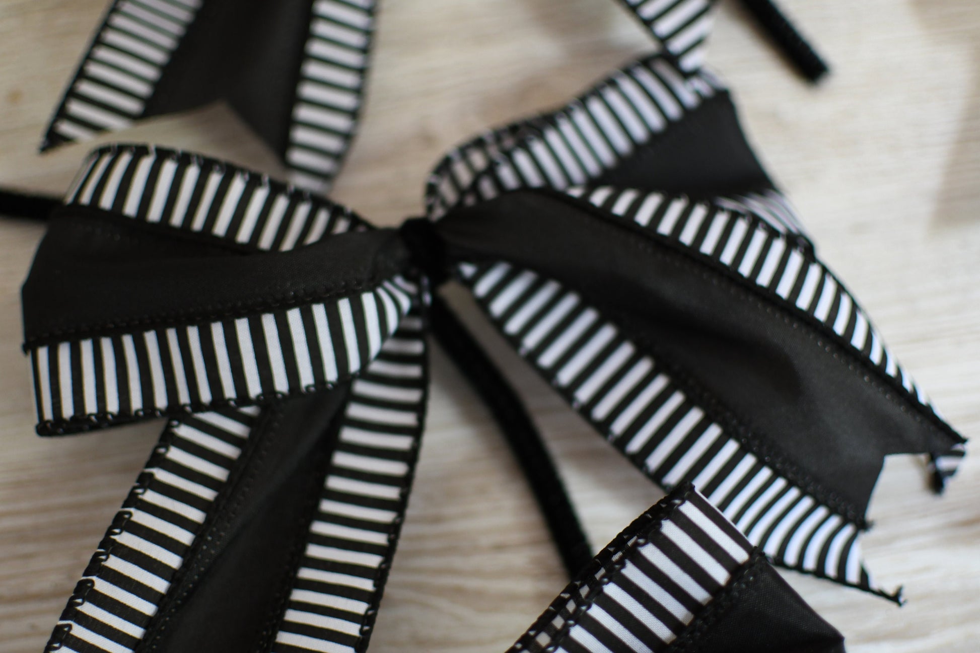 Christmas bow set of 12 skellington bows black white moden bows sceleton halloween bows